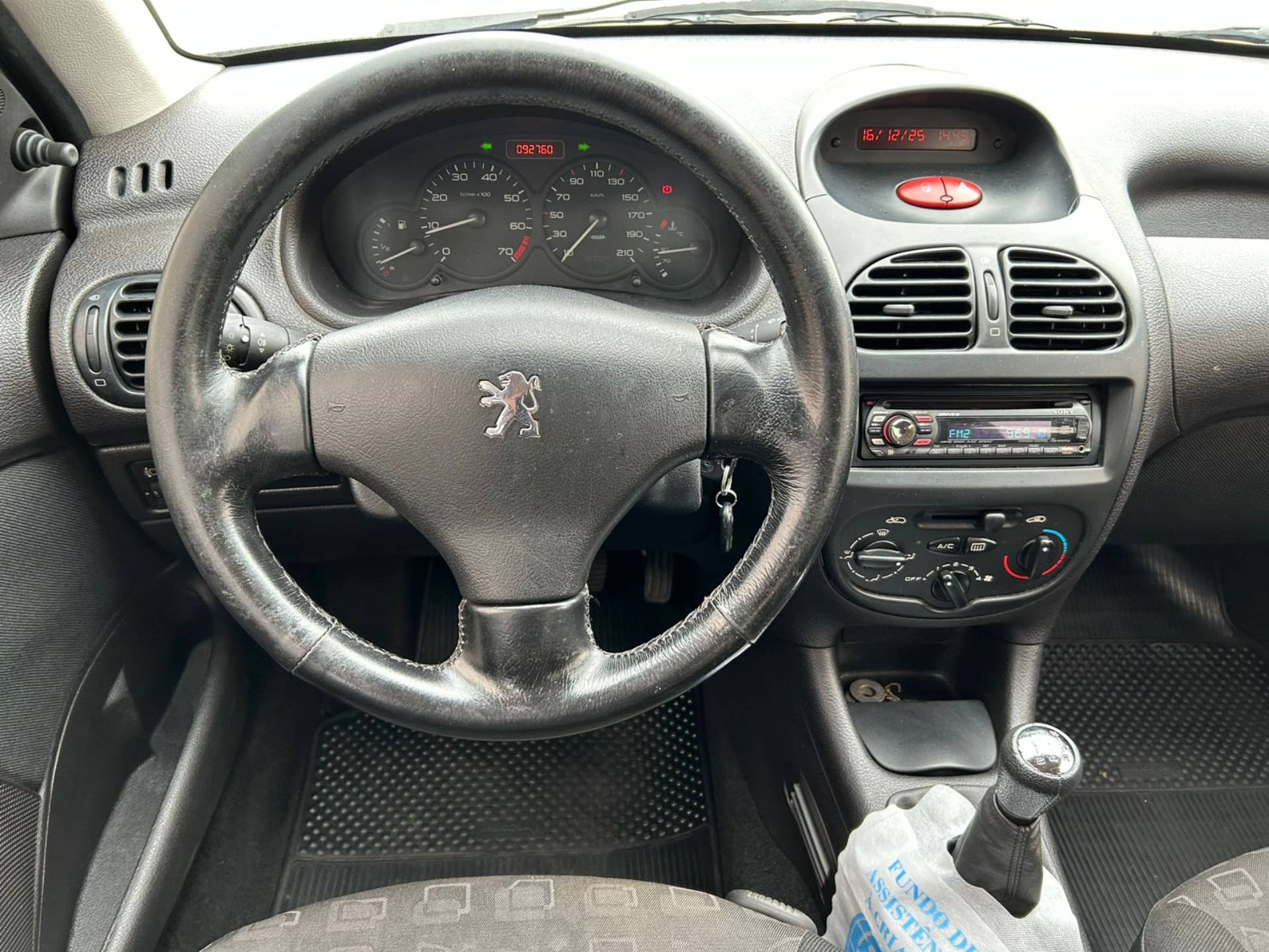PEUGEOT 206