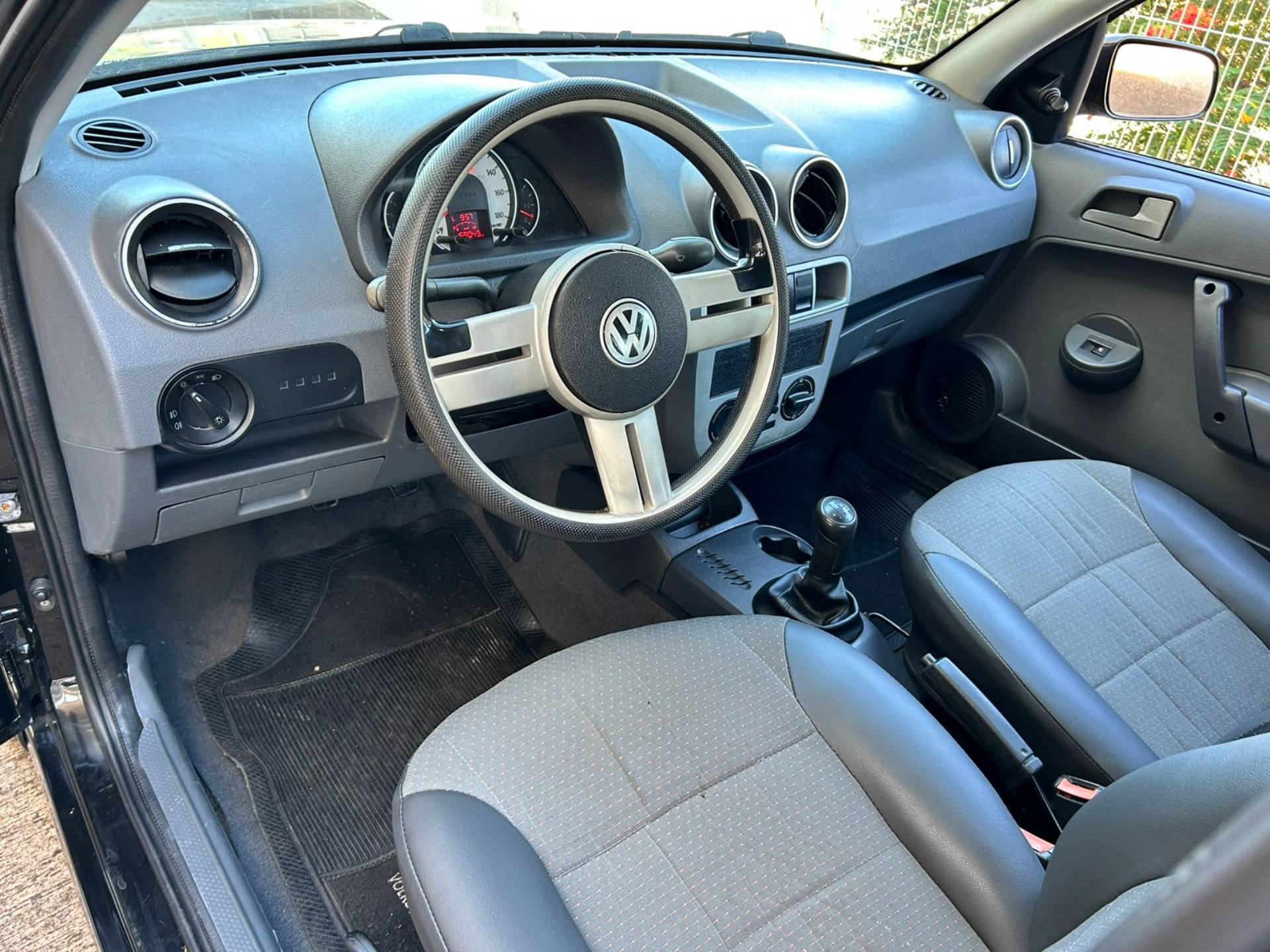 VOLKSWAGEN GOL