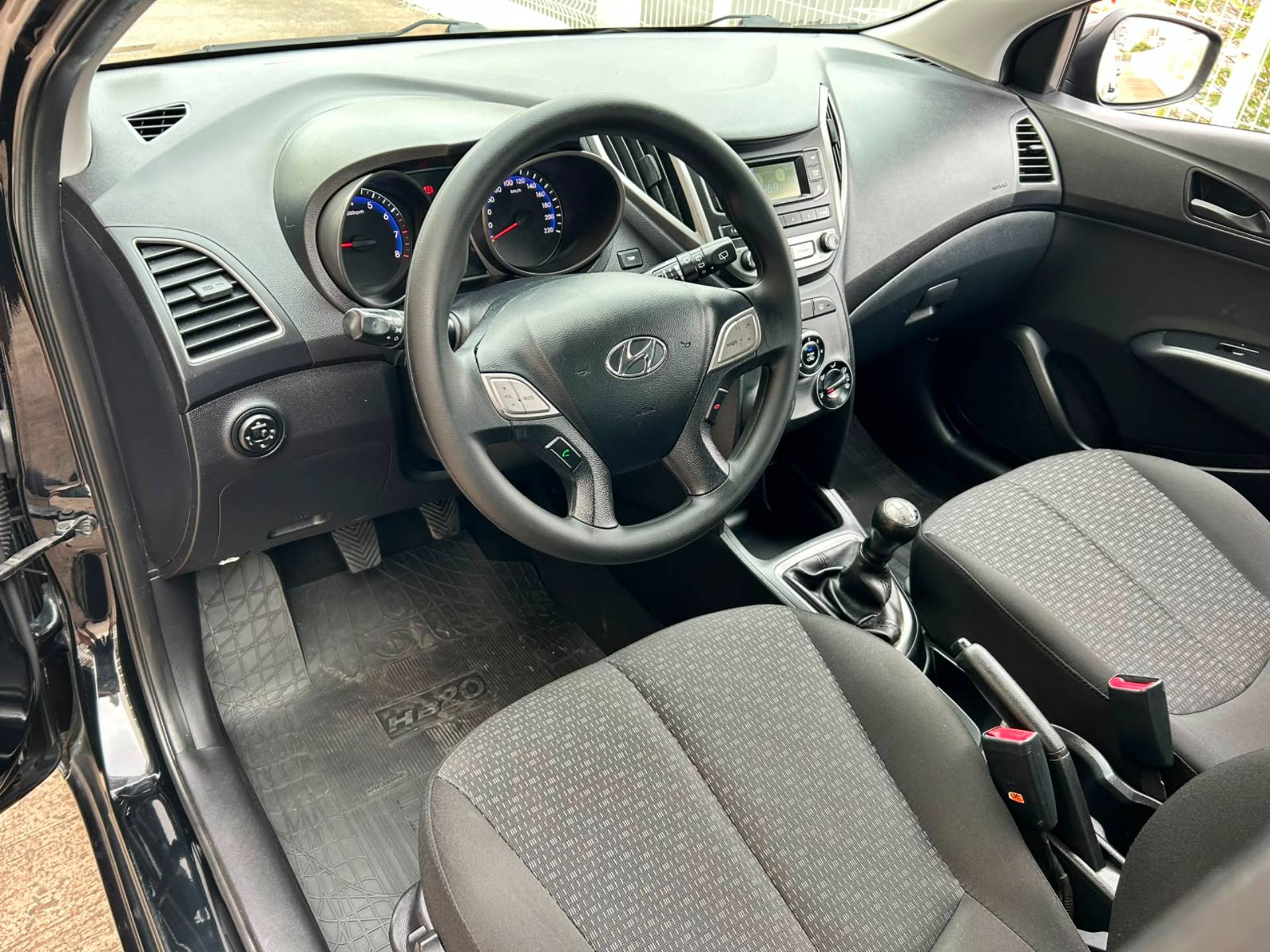 HYUNDAI HB20