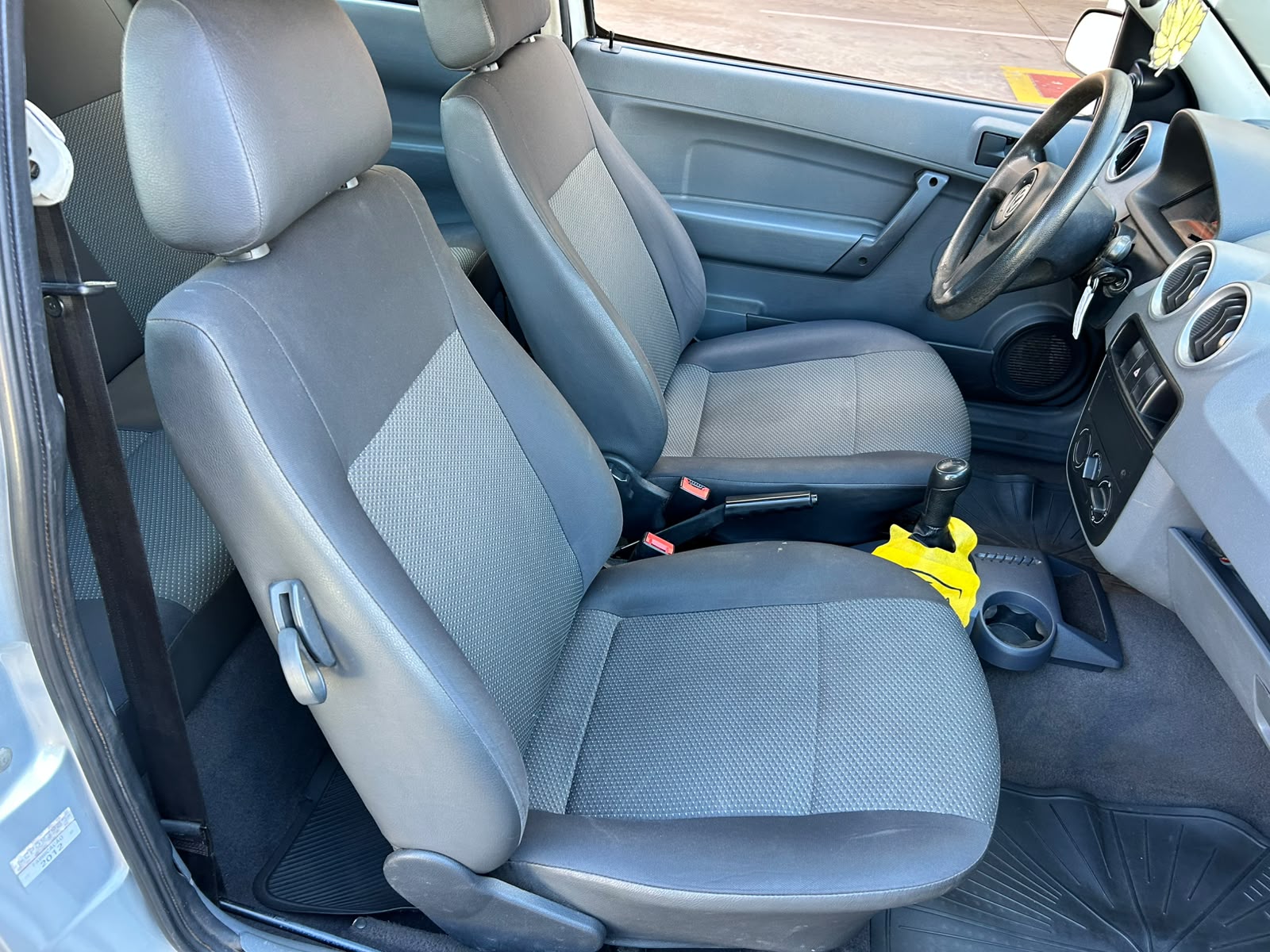 VOLKSWAGEN GOL