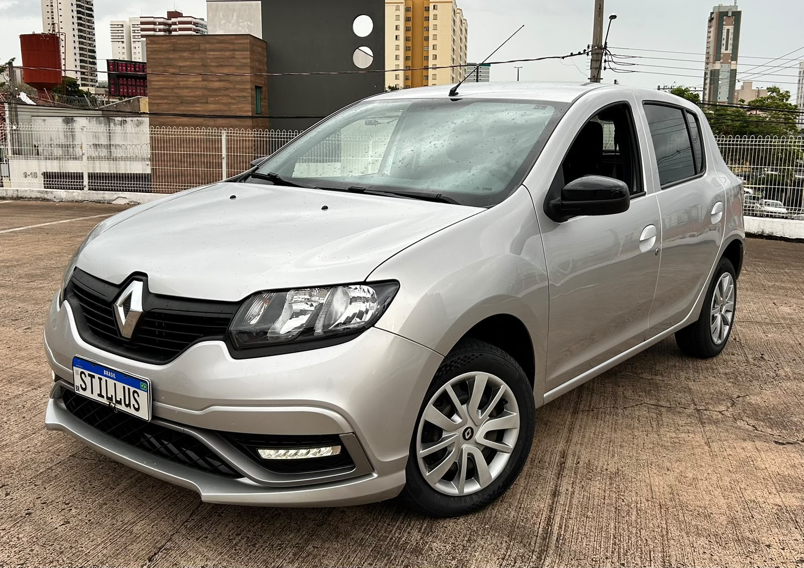 RENAULT SANDERO