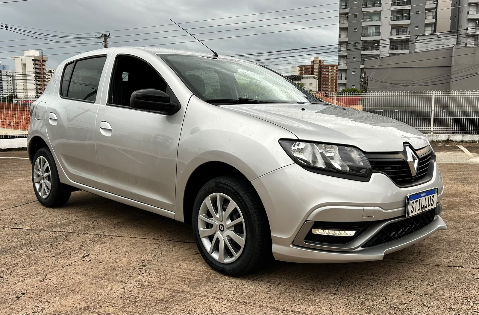 RENAULT SANDERO