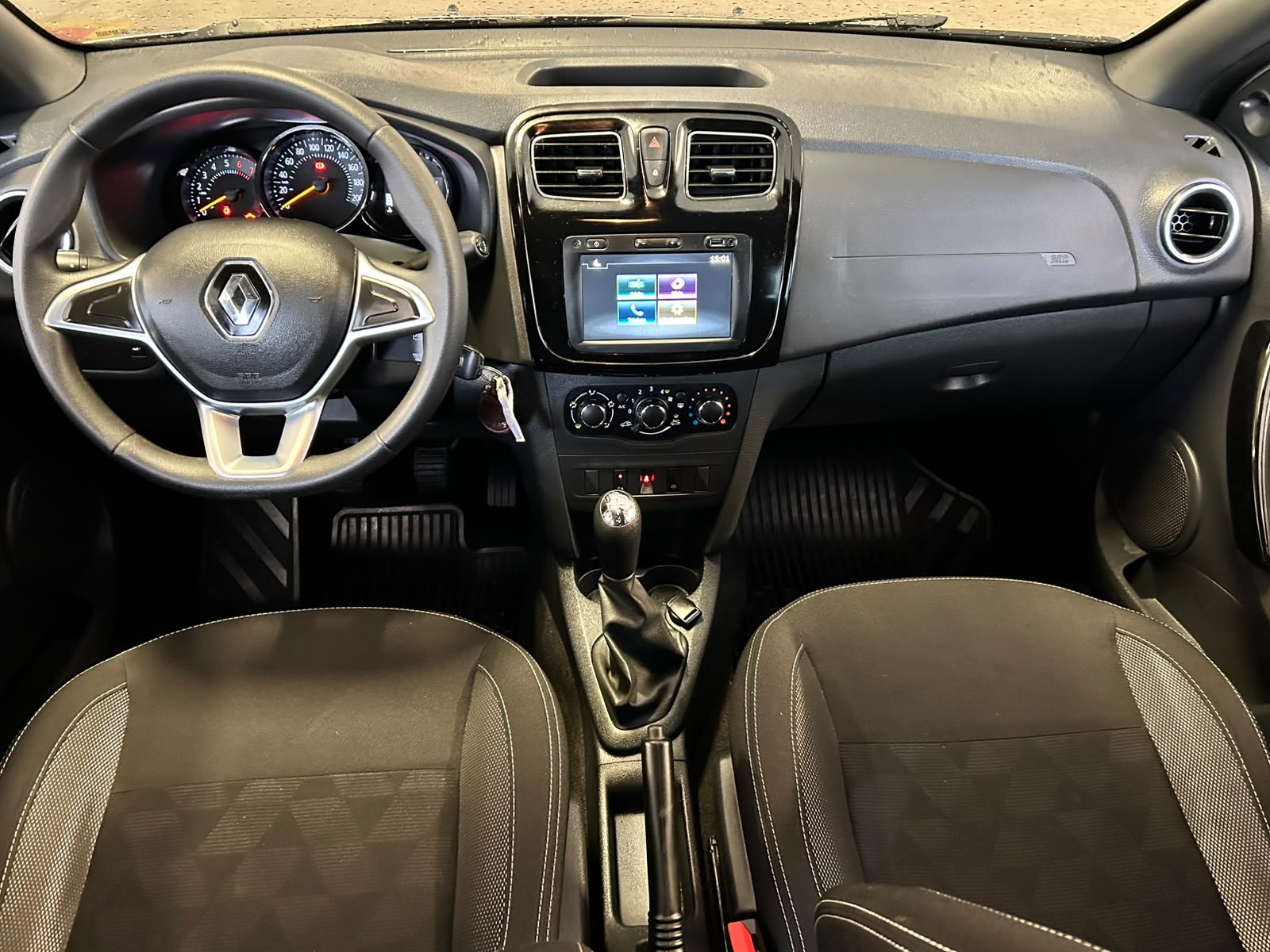 RENAULT SANDERO