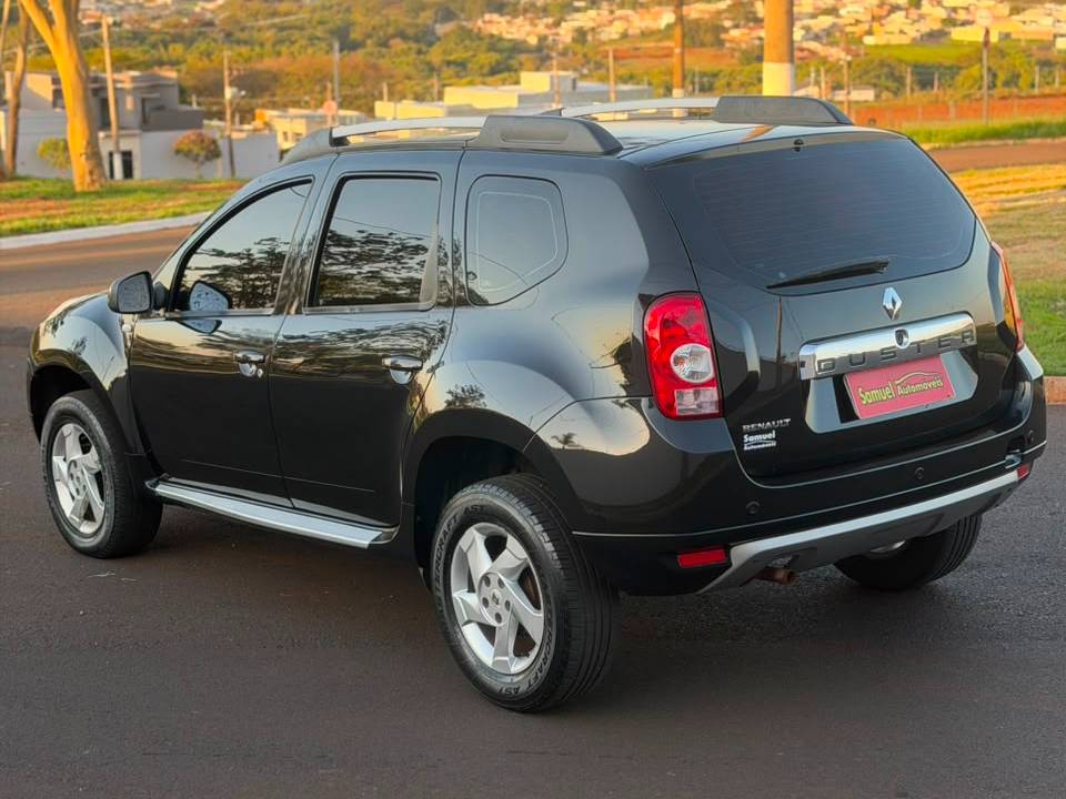 RENAULT DUSTER