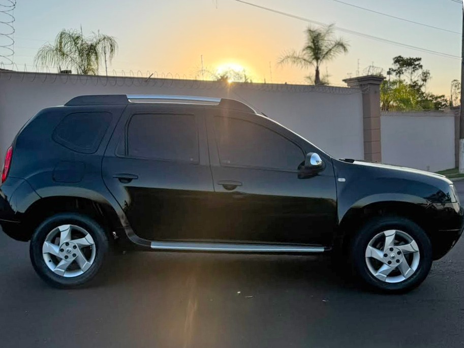 RENAULT DUSTER