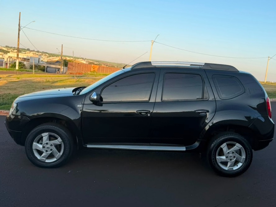RENAULT DUSTER
