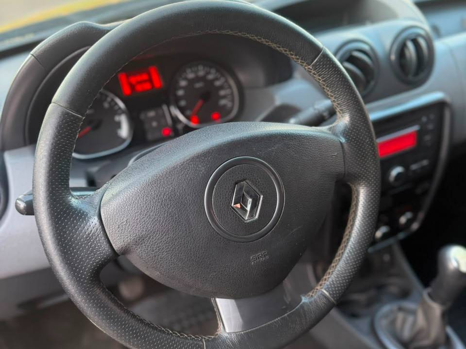 RENAULT DUSTER