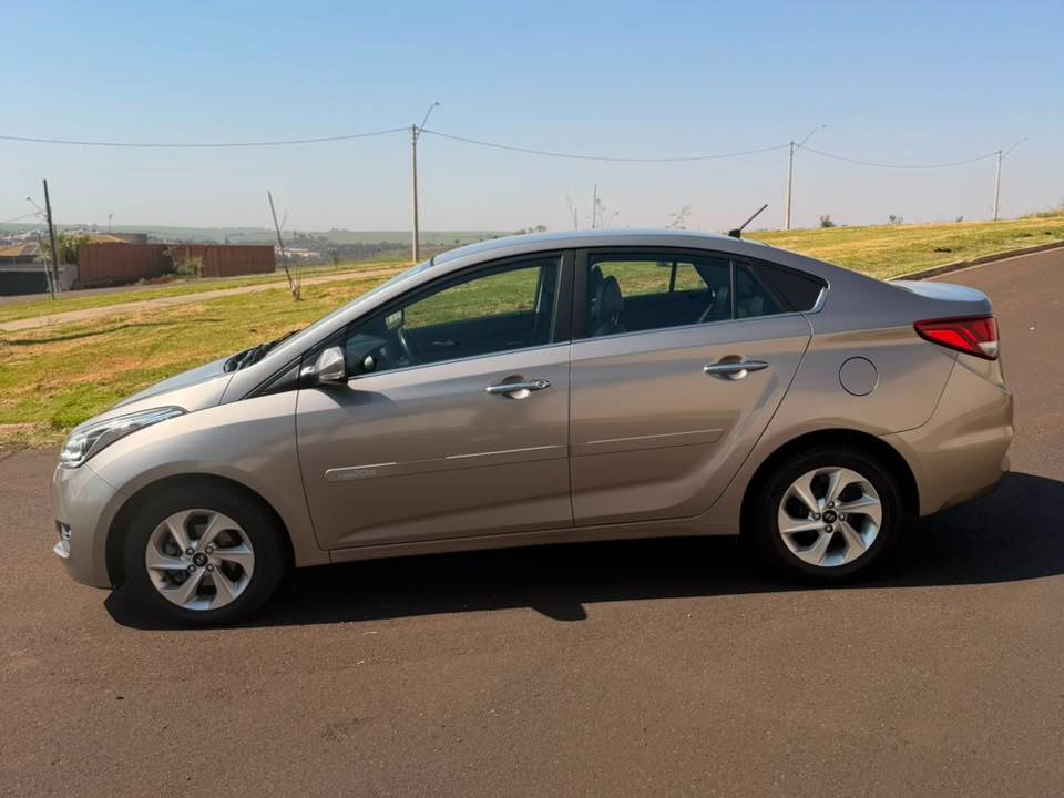 HYUNDAI HB20S