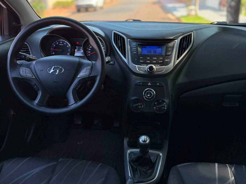 HYUNDAI HB20