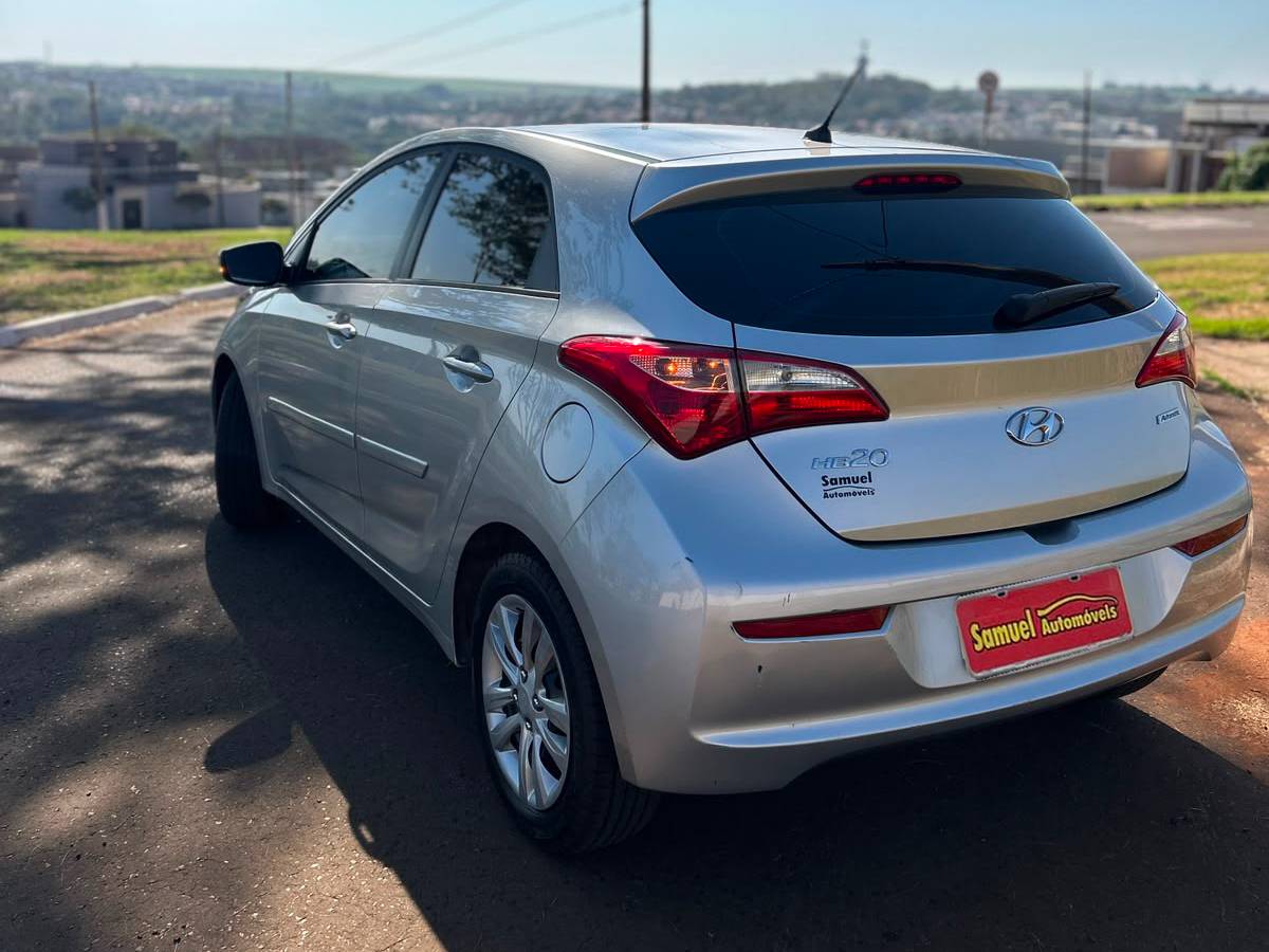 HYUNDAI HB20