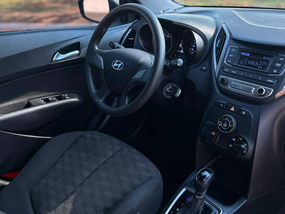 HYUNDAI HB20