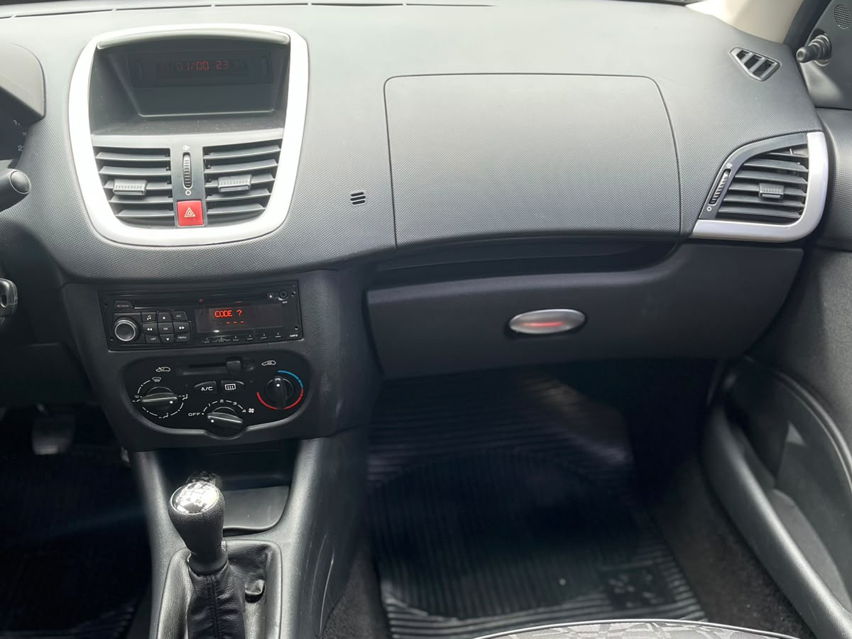 PEUGEOT 207