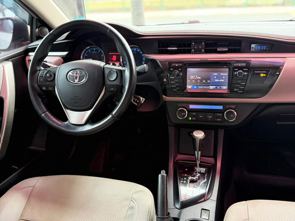 TOYOTA COROLLA