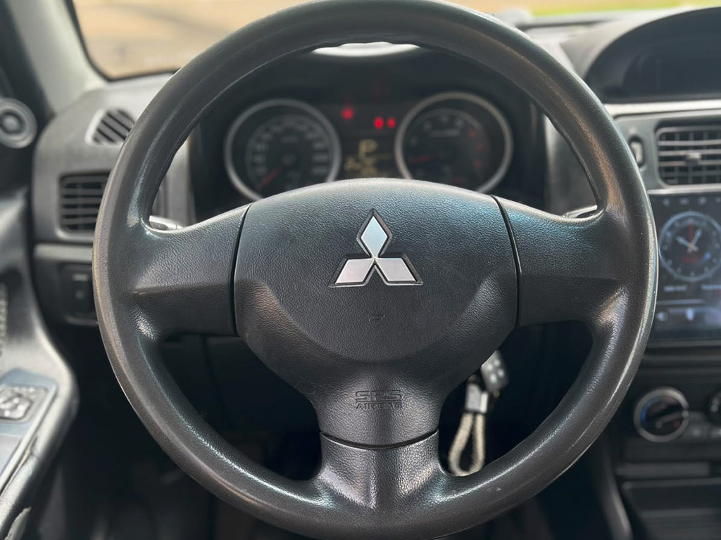 MITSUBISHI PAJERO TR4