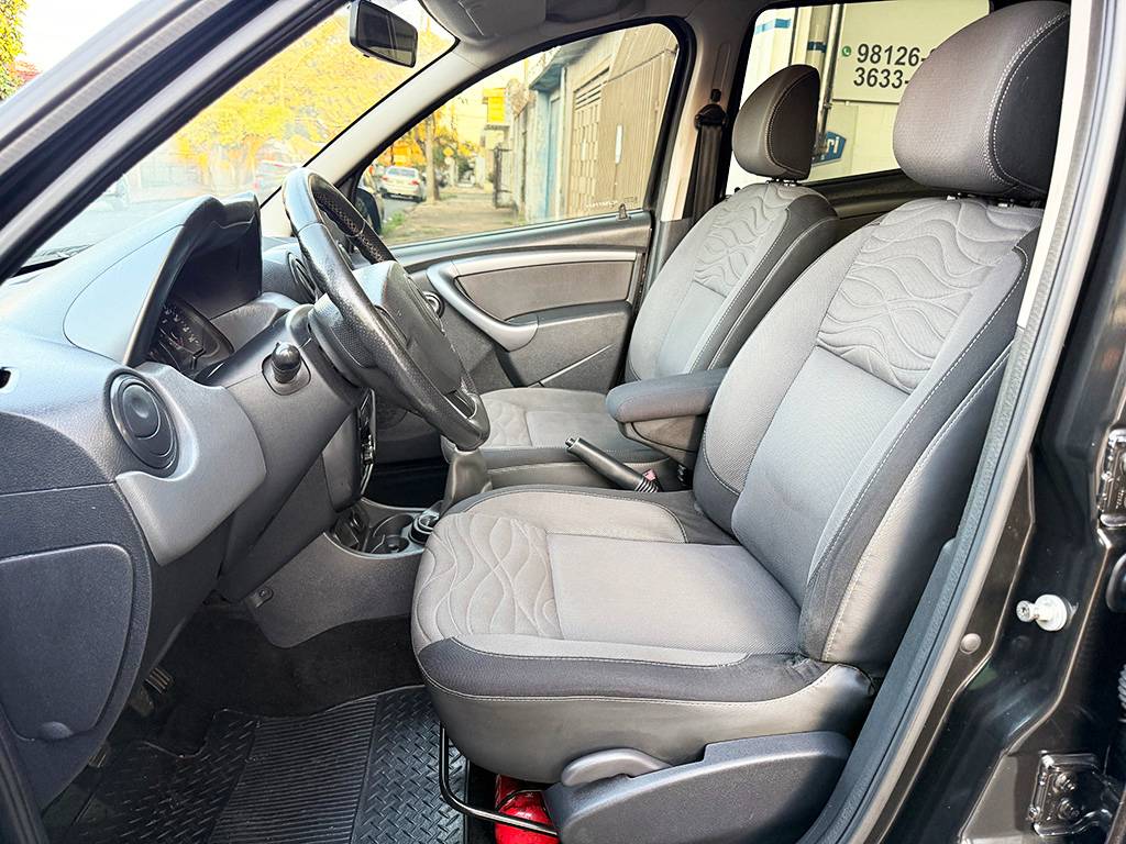 RENAULT DUSTER