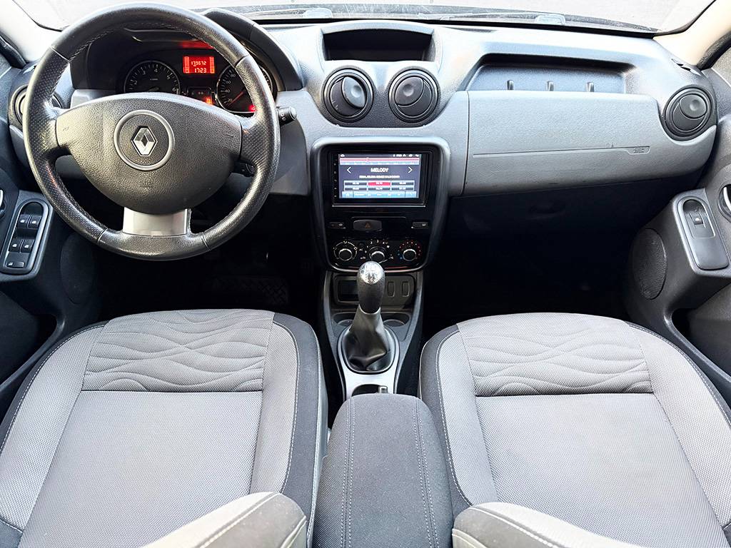 RENAULT DUSTER