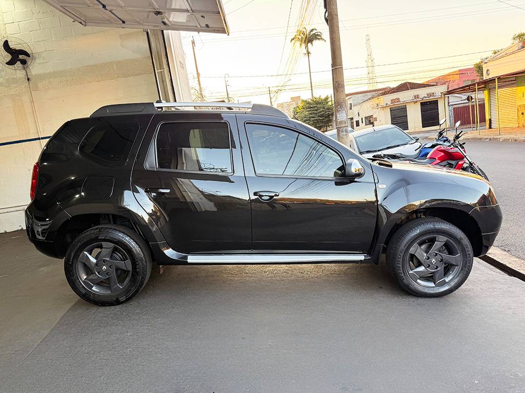 RENAULT DUSTER