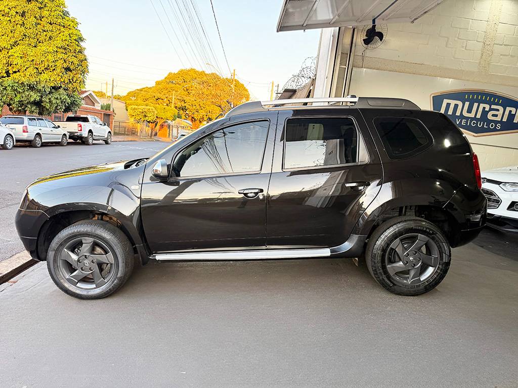 RENAULT DUSTER