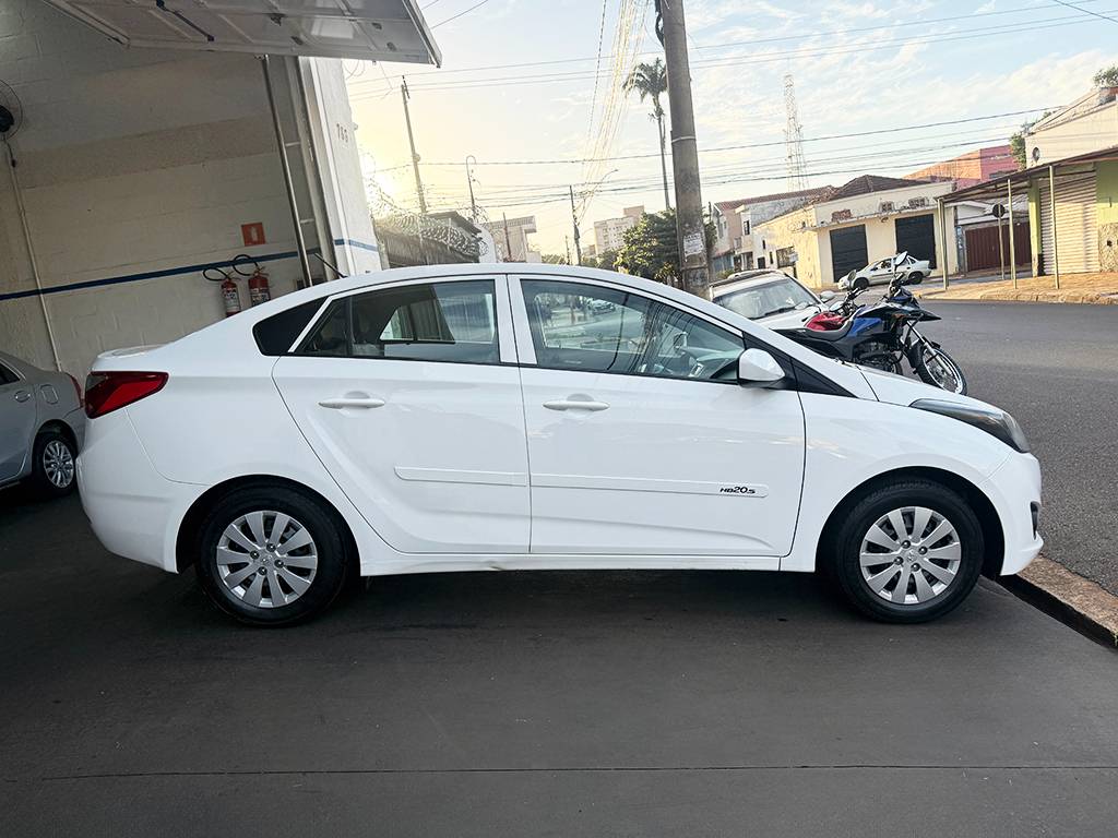 HYUNDAI HB20S