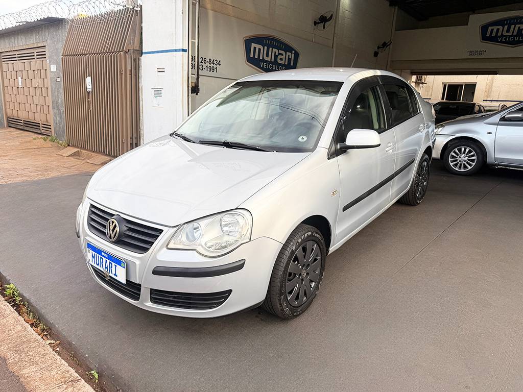 VOLKSWAGEN POLO SEDAN