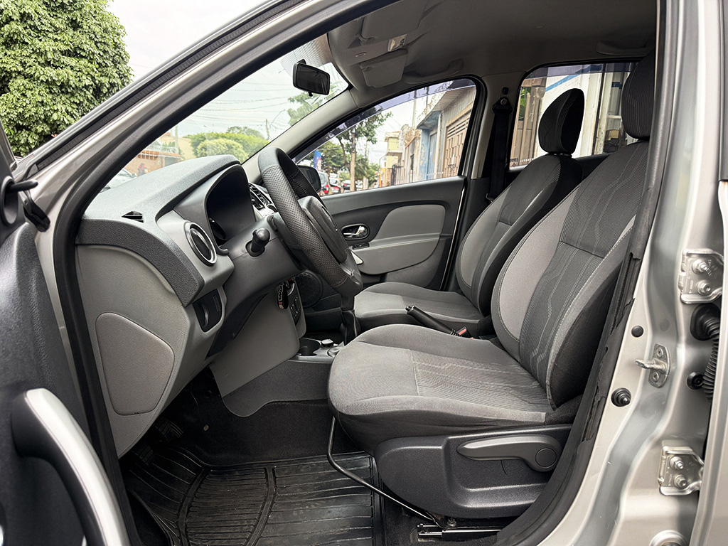 RENAULT LOGAN