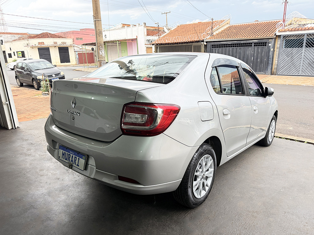 RENAULT LOGAN