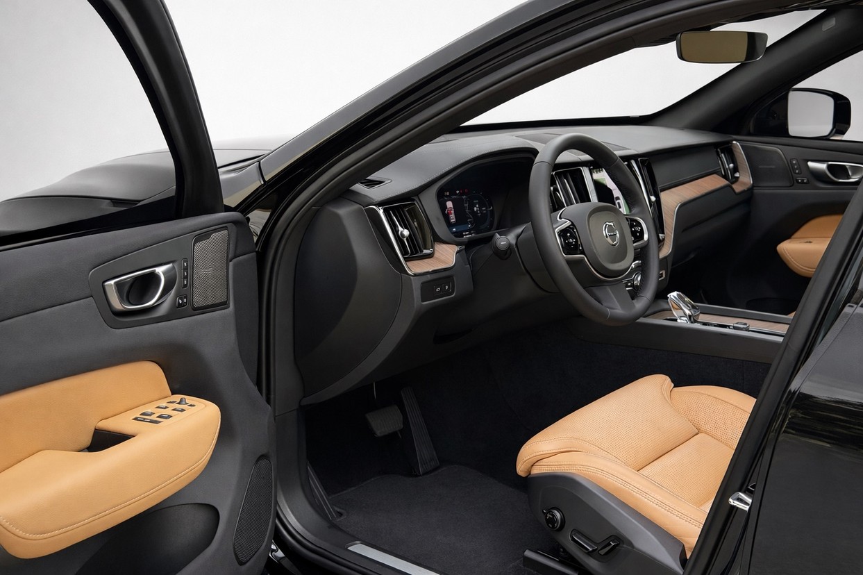 VOLVO XC60 2.0 T8 RECHARGE ULTIMATE AWD