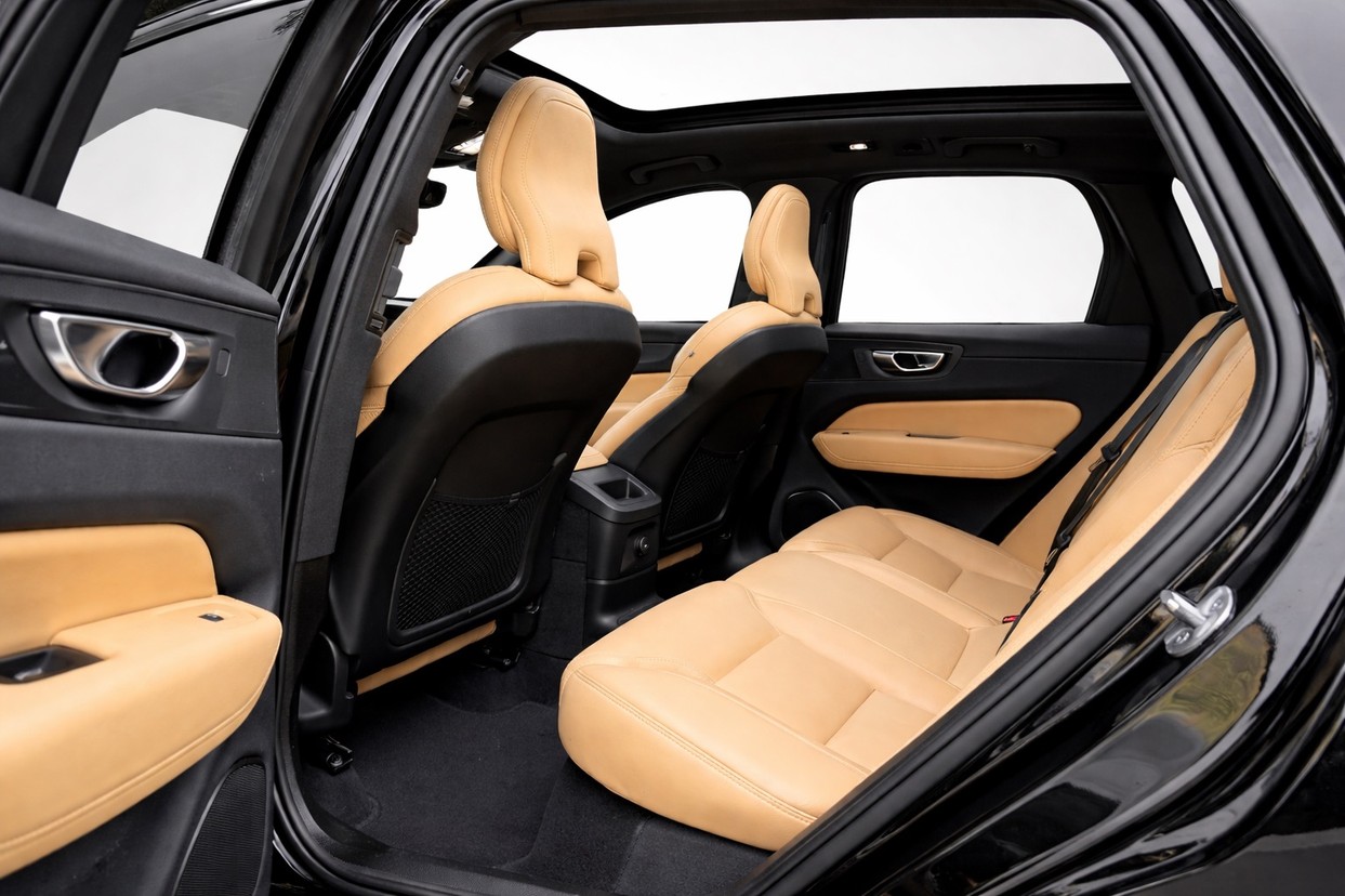 VOLVO XC60 2.0 T8 RECHARGE ULTIMATE AWD