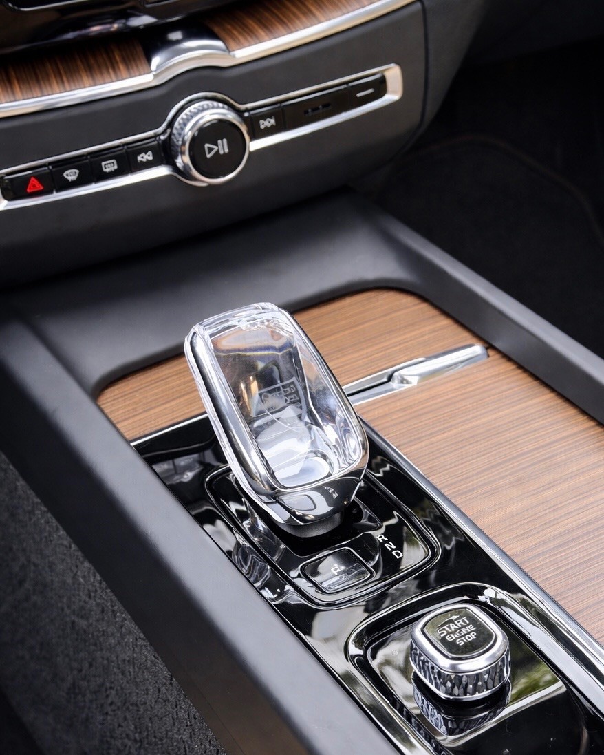 VOLVO XC60 2.0 T8 RECHARGE ULTIMATE AWD