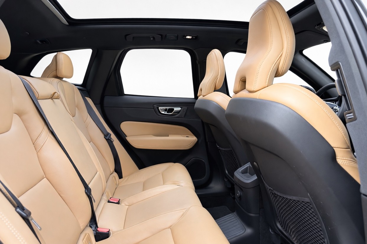 VOLVO XC60 2.0 T8 RECHARGE ULTIMATE AWD