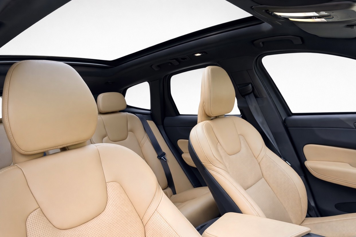 VOLVO XC60 2.0 T8 RECHARGE ULTIMATE AWD