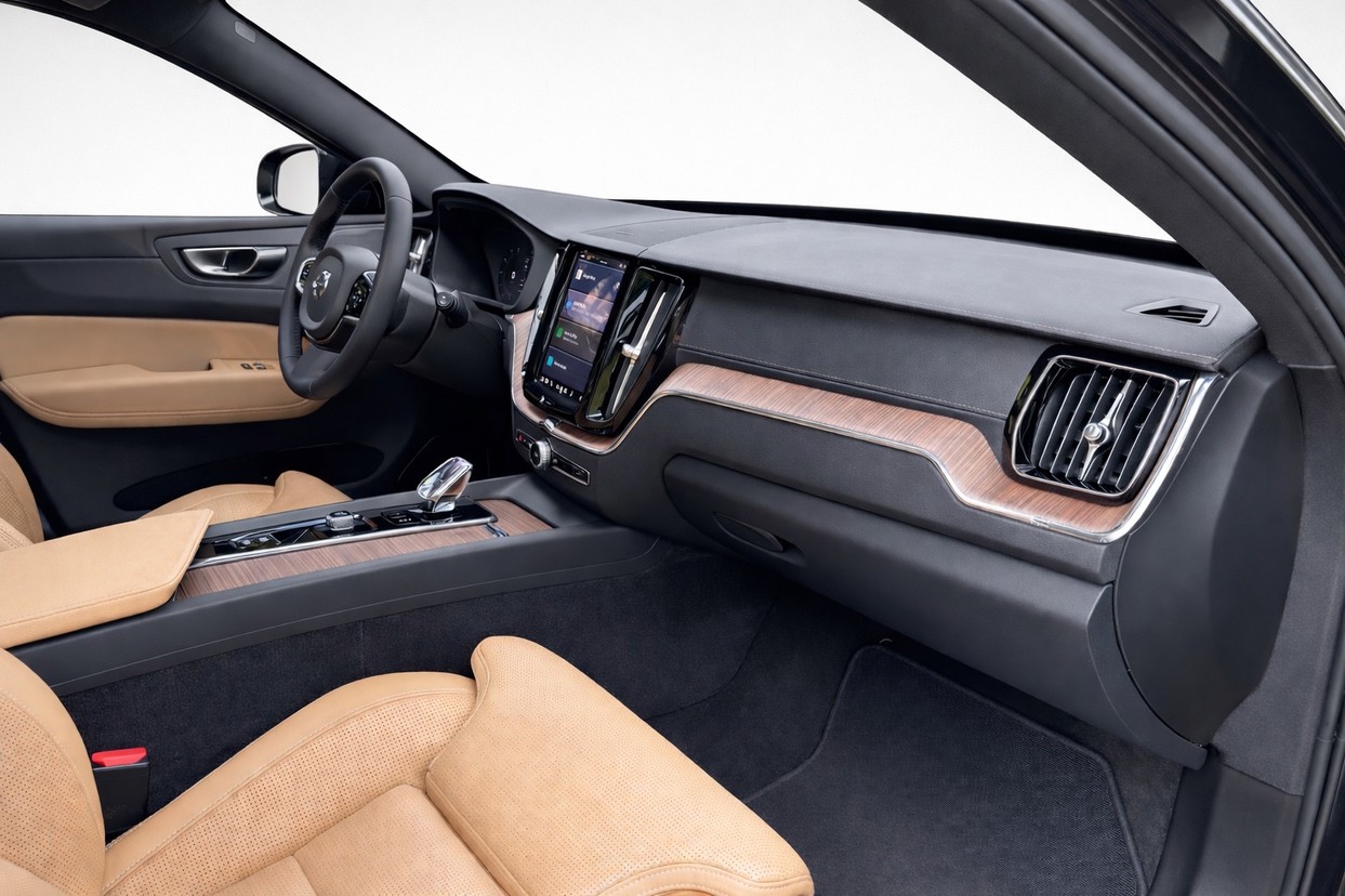 VOLVO XC60 2.0 T8 RECHARGE ULTIMATE AWD