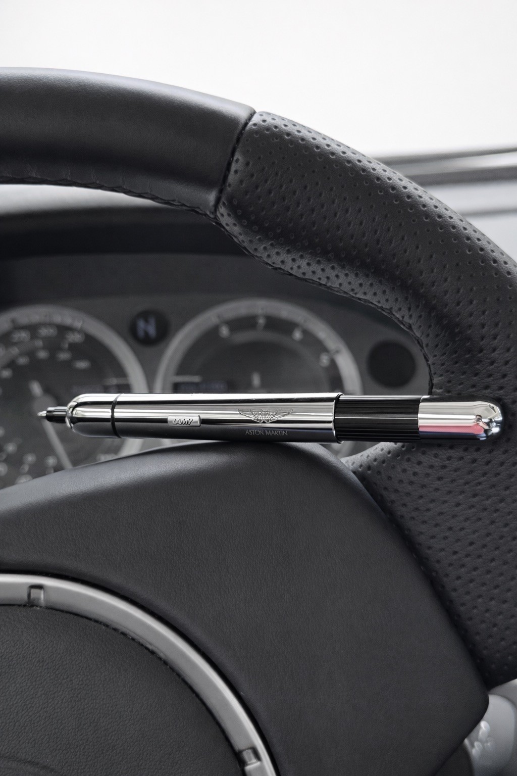 ASTON MARTIN VANTAGE 4.7 V8 32V