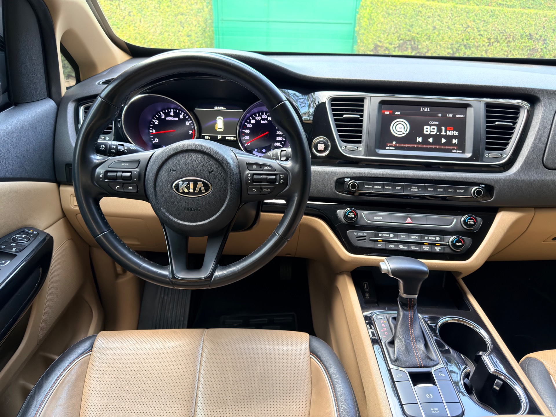 KIA CARNIVAL