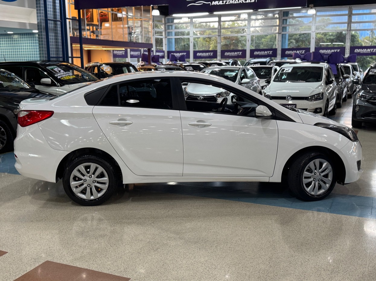 HYUNDAI HB20S