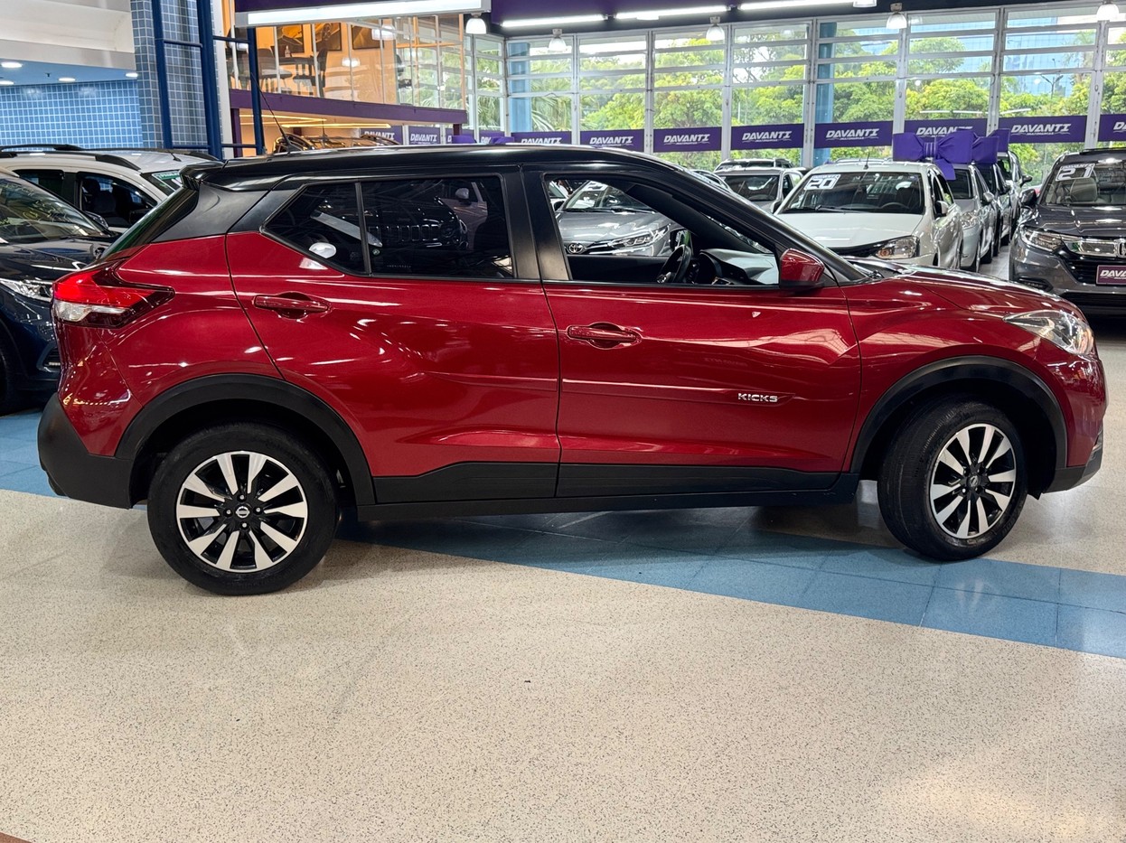NISSAN KICKS