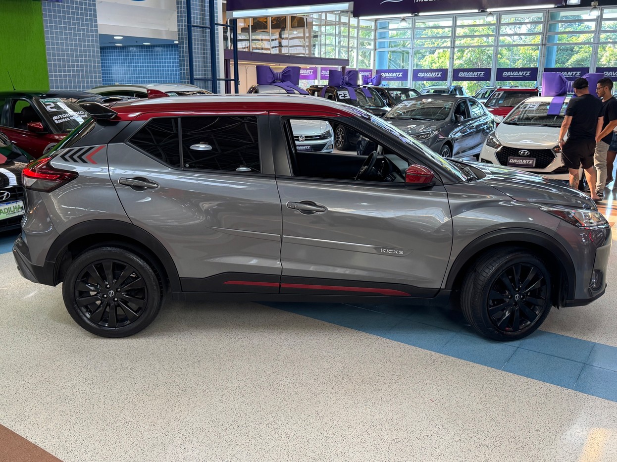 NISSAN KICKS
