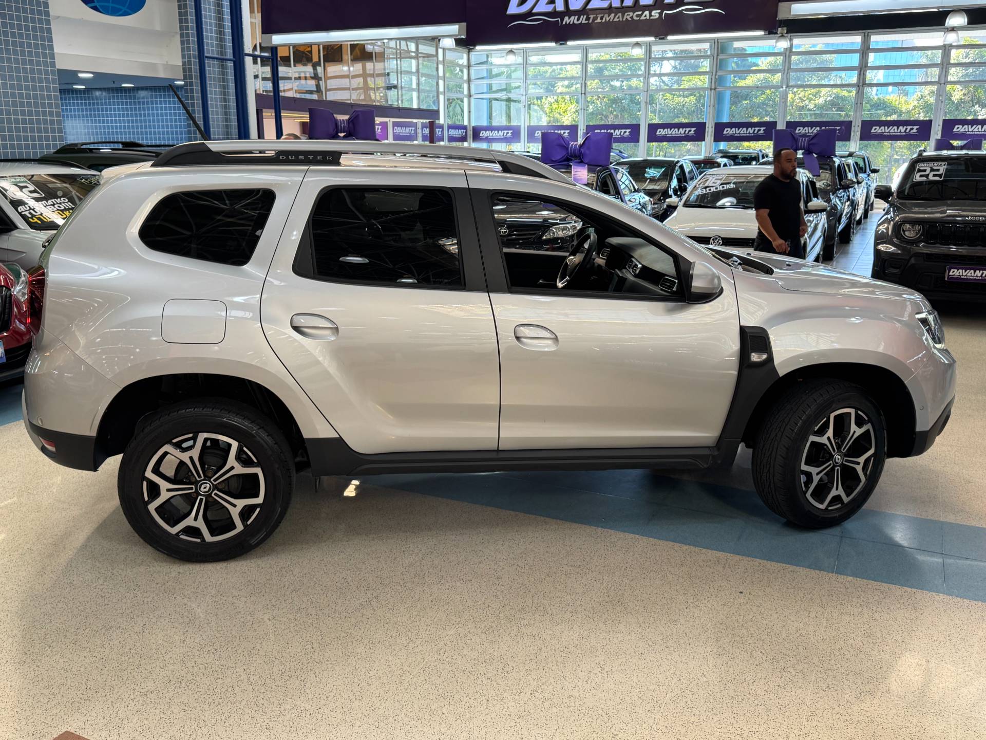 RENAULT DUSTER