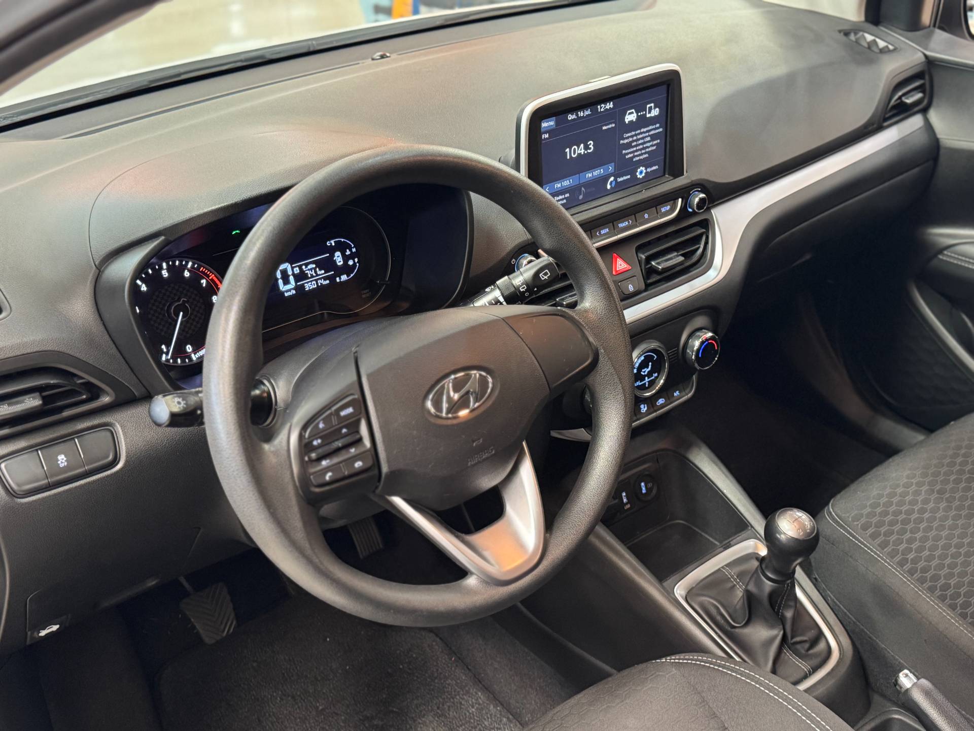 HYUNDAI HB20