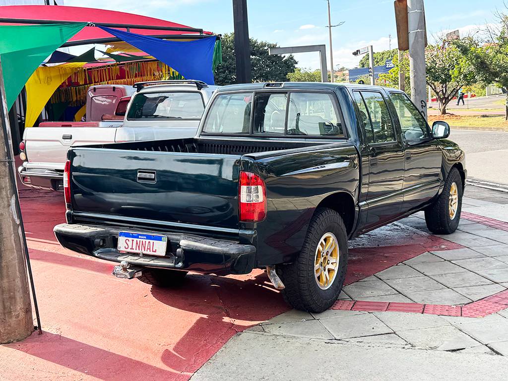 CHEVROLET S10