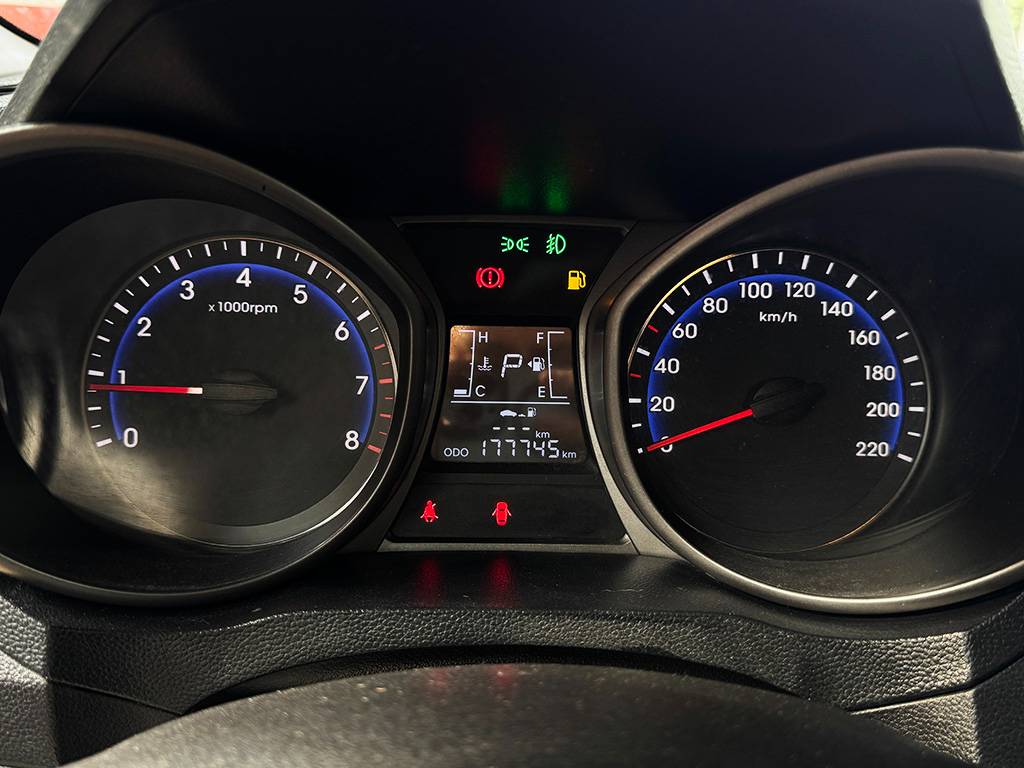 HYUNDAI HB20S