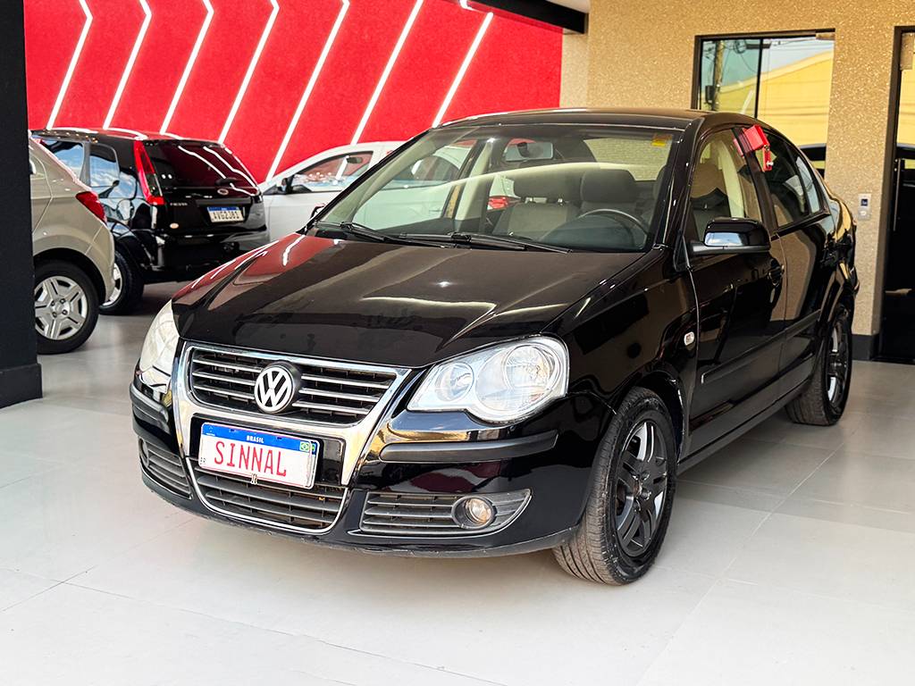 VOLKSWAGEN POLO SEDAN