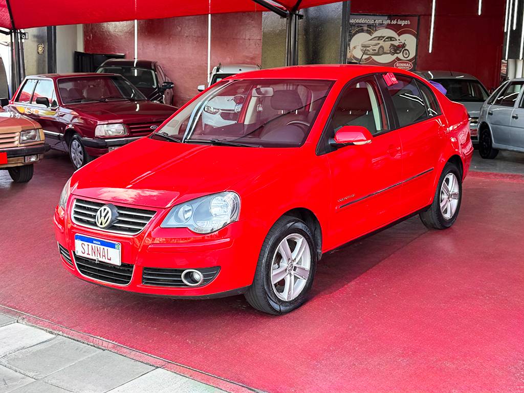 VOLKSWAGEN POLO SEDAN