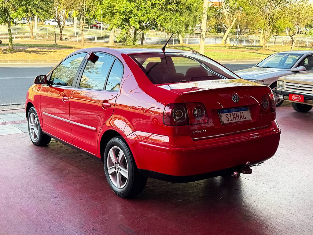VOLKSWAGEN POLO SEDAN