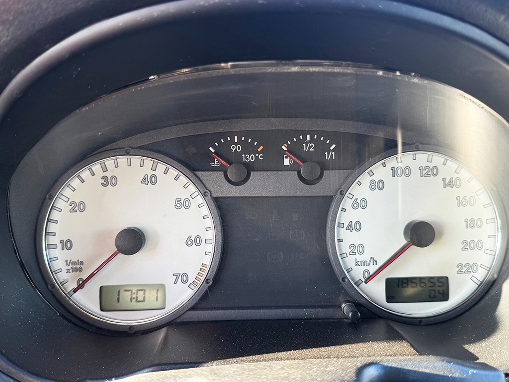 VOLKSWAGEN GOL