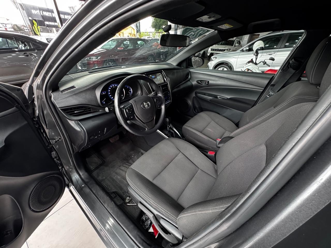 TOYOTA YARIS