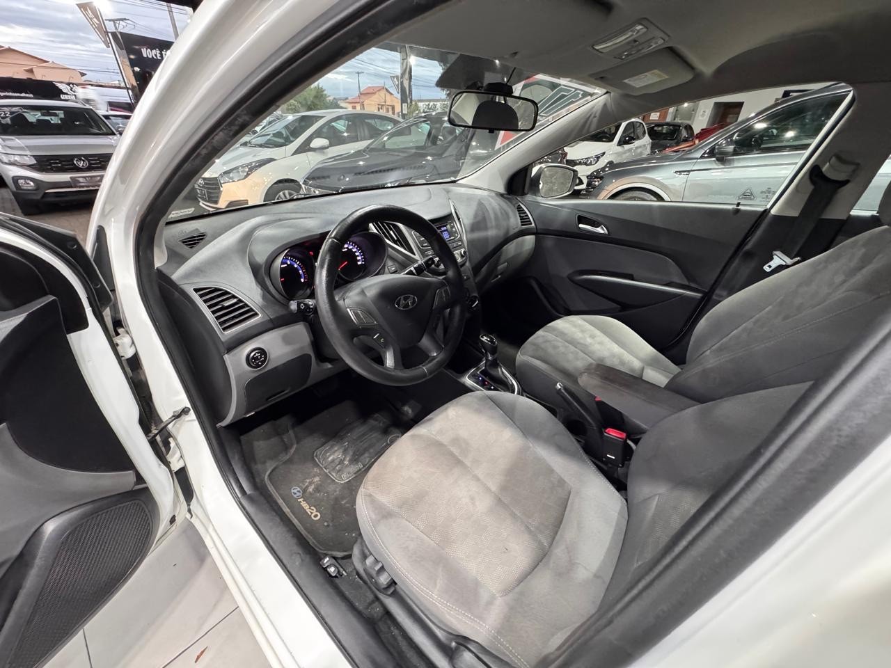 HYUNDAI HB20S