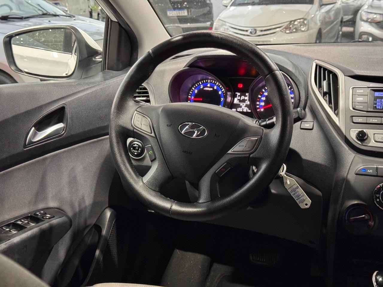 HYUNDAI HB20S
