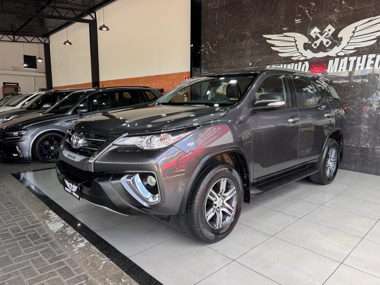 TOYOTA HILUX SW4