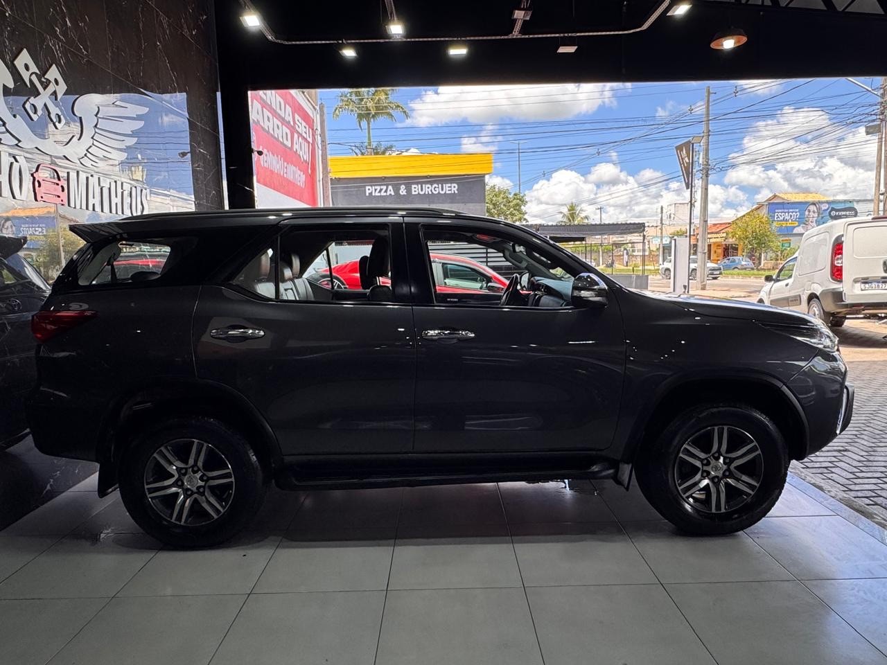 TOYOTA HILUX SW4